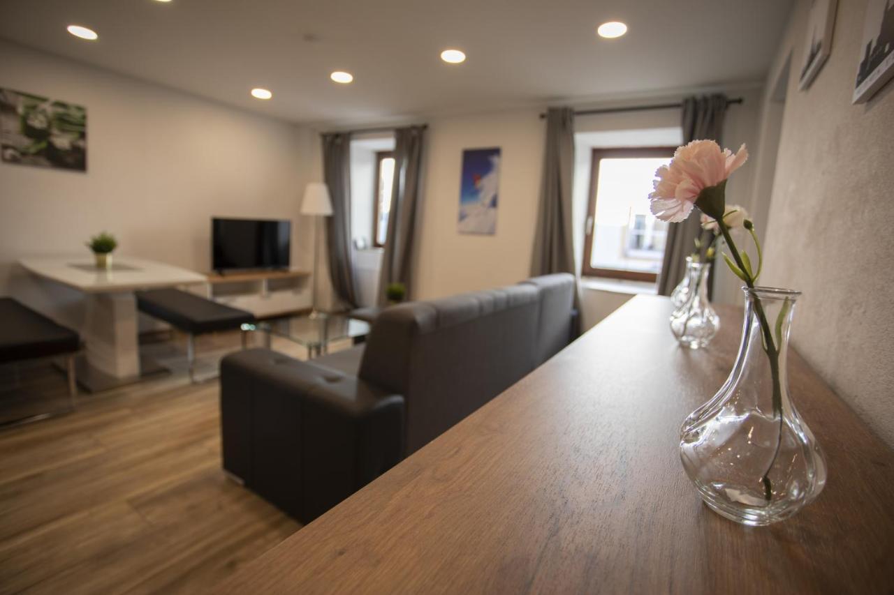 Modern Old Town Apartment Hall in Tirol Luaran gambar